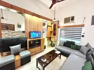 Aristocratic 3BHK apartment near Eastern Metropolitan Club, Santoshpur - Canning