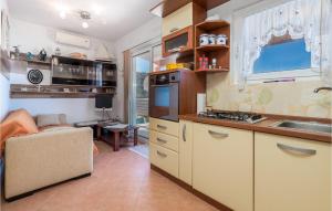 Amazing Apartment In Jablanac With Wifi