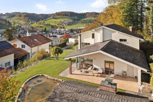 High-End-Haus mit Garten und Extras