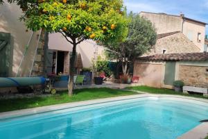 Maison provençale en pierre avec piscine privée