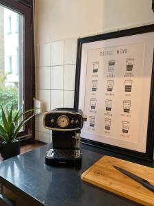 Zimmer mit Stuck in -Living Apartment Liebig54