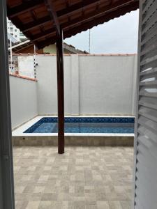 Casa nova na praia com piscina - Mongaguá