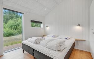 Cozy Home In Grenaa With Kitchen