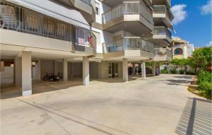 2 Bedroom Nice Apartment In Santa Pola