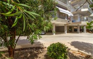 2 Bedroom Nice Apartment In Santa Pola