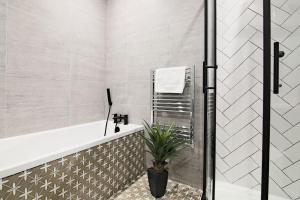 Modern 2 Bed Apartment with Patio Central Leicester
