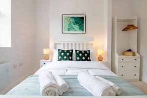Modern 2 Bed Apartment with Patio Central Leicester