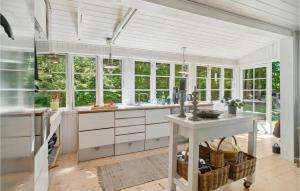 3 Bedroom Pet Friendly Home In Ebeltoft