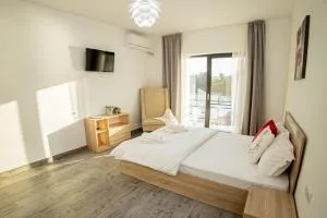 Mala House - Coramnic