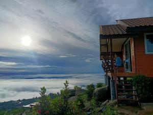 Nuea Tawan at Phu Thap Buek