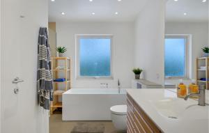 3 Bedroom Lovely Home In Græsted