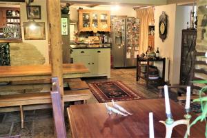 Lyne House Ideal for a celebration or reunion