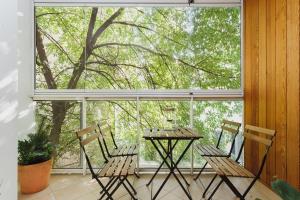 3-Bedroom Apartment with balcony- Krowoderska