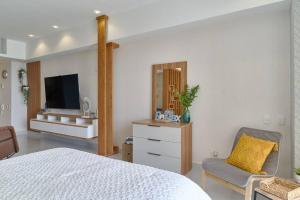 Aquarella Sunset Caribbean Beachfront Gataway