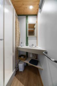 Campings Camping Le Mont Libre - Cottage & espace nature - Gannat : photos des chambres
