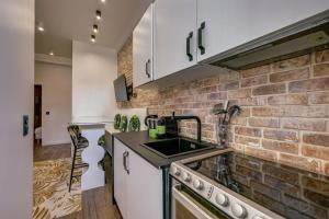 Gare de Lyon 4BD - 4BTH apartment!