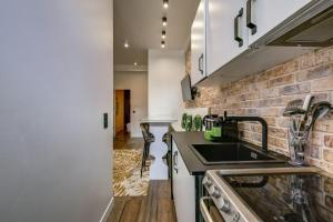 Gare de Lyon 4BD - 4BTH apartment!