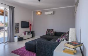 2 Bedroom Amazing Home In Barban