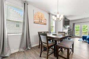 Atlanta Luxe Stay 5 Bedrooms, Comfort & Style sleeps 16