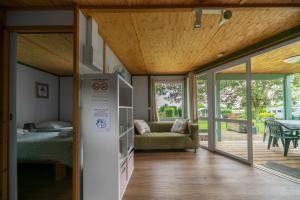 Campings Camping Le Mont Libre - Cottage & espace nature - Gannat : photos des chambres