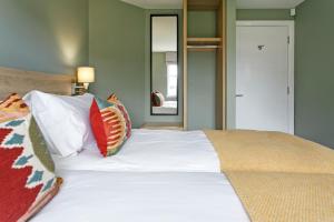Troon No 1 Apartments