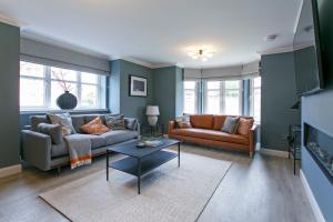 Troon No 1 Apartments - 4-star hotels in Troon