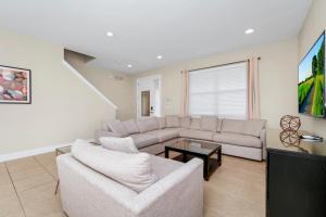 Spacious Home Near Disney With Game And Themed Rooms With Waterpark & Resort Access At Encore Resorts Re- 581La