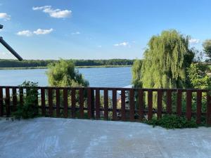 Vila Lacul Caldarusani