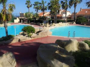 Bungalow con piscina 28