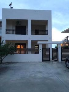 Dictamus Homes Emmanouela