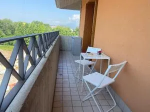 Violet House - Luminoso ultimo piano con box - Seriate