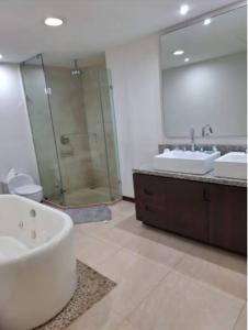 Depa 4 recámaras Peninsula Mztln