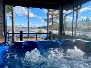 Villa Valkama with optional beach sauna + jacuzzi