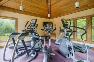 Highridge B20 Spectacular Top Floor Two Bedroom with Loft Condo with Scenic Views and Sports Center