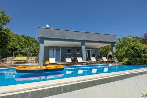 Organic Gardens Villa