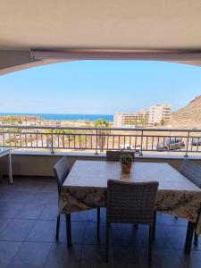 Comfortable apartment with amazing sea views