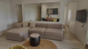WHITE Sea View - Two Bedroom Apartment 
