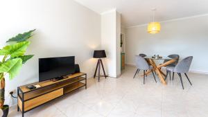 Comfy 3 BDR Flat With Pool & Balcony by LovelyStay
