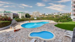 Comfy 3 BDR Flat With Pool & Balcony by LovelyStay