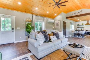 Delaware River Access Peaceful Farm Retreat!