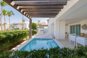 Punta Palmera Beach Front 3b apartment Cap Cana