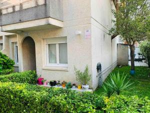 Acogedora casa recién reformada con jardín y wifi