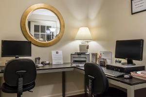 Queen Room - Non Smoking room in Quality Inn Morgan City