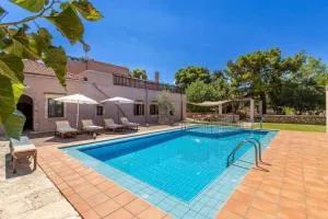 Patitiri by Vintage Travel - Pithárion