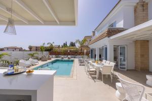 SunnyVillas-3BR New Modern Villa-Private Pool-BLG