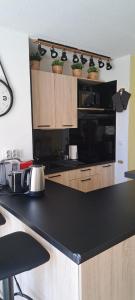 T2 4 Personnes Entièrement Rénové Narbonne Plage Front de Mer avec Parking Privatif, Climatisation, et Machine à laver séchante