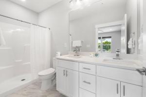 Modern Townhome Close to Beach, Restaurants, Entertainment! by Dolce Vita Getaways PCB