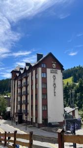 Marmaros Apart-Hotel & Spa