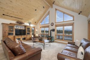 Mountain Peak Home