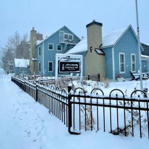 Fireside Inn & Hostel